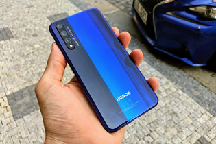 Dnes představený Honor 20 byl již u nás v redakci. Zde jsou naše dojmy