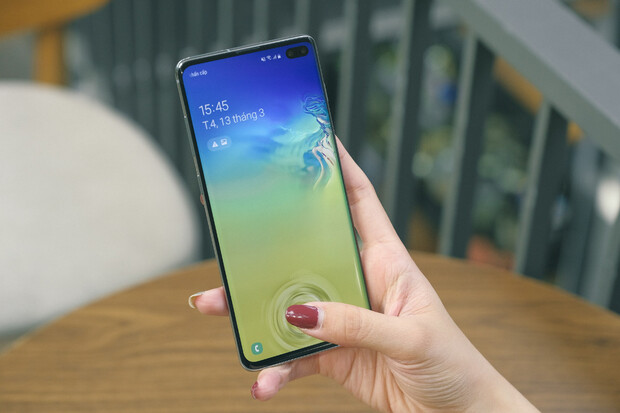 Samsung obdrží půlroční příděl klíčové suroviny potřebné k výrobě displejů