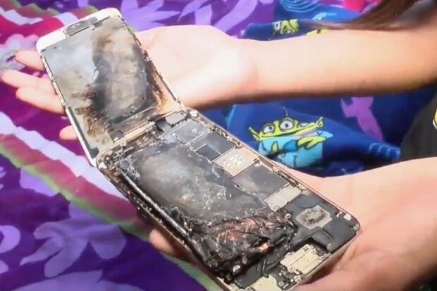 Jedenáctileté Američance začal hořet iPhone, Apple událost vyšetřuje
