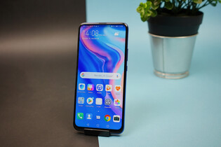 Jak funguje výsuvná kamerka u novinky Huawei P smart Z? Podívejte se na první dojmy