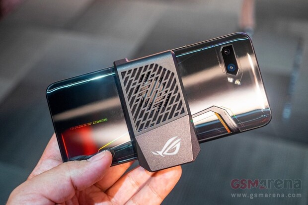 ASUS ROG Phone II dorazil. Maximální výkon se snoubil s dlouhou výdrží