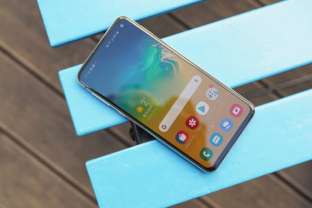 První majitelé telefonů řady Galaxy S10 již obdrželi Android 12 s One UI 4.0