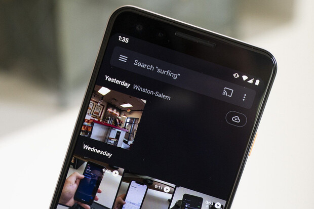 Fotky Google se naučily vyhledávat fotografie podle textu, který se na nich nachází