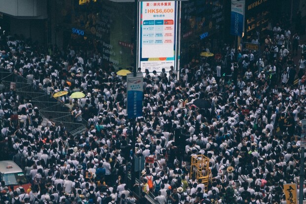Protesty v Hongkongu ukazují, že smartphony nepotřebují internet pro komunikaci