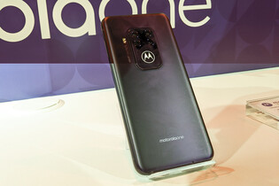Motorola One Zoom si vás získá fotoaparáty i příjemnou cenou