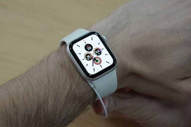 Příští generace Apple Watch by mohla nabídnout Touch ID