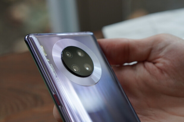 Vlajková řada Huawei Mate 30 Pro nevyužívá součástky amerických dodavatelů