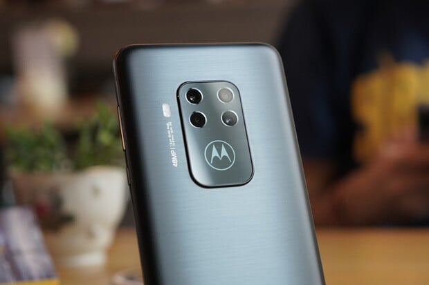 Android 10 pro Motoroly Moto Z4 a One Zoom již klepe na dveře