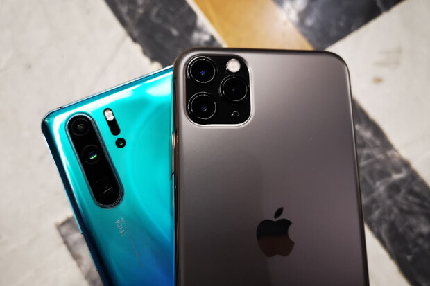 Huawei P30 Pro vs. iPhone 11 Pro Max. Jak dopadl noční fotoduel z Paříže?