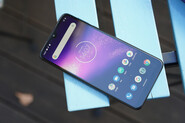 Recenze Motorola One Macro – Sympaťák s trestuhodným nedostatkem