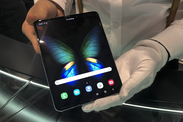 Ode dneška si můžete předobjednat Galaxy Fold. Již známe i českou cenu