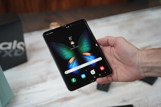 Samsung Galaxy Fold se naučil natáčet selfie videa ve 4K při 60 FPS