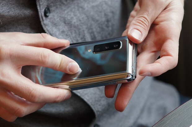 Odkázaný na Galaxy Fold: jaké byly 4 týdny s ohebným telefonem?