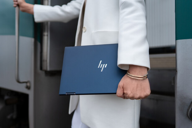 HP představilo vylepšený 2v1 Spectre X360 i ultrapřenosný Elite Dragonfly