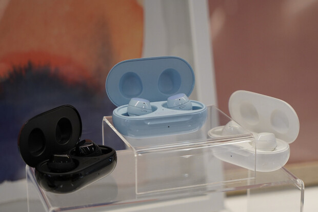 Právě představená sluchátka Galaxy Buds+ klamou tělem. Vylepšoval se zvuk i výdrž
