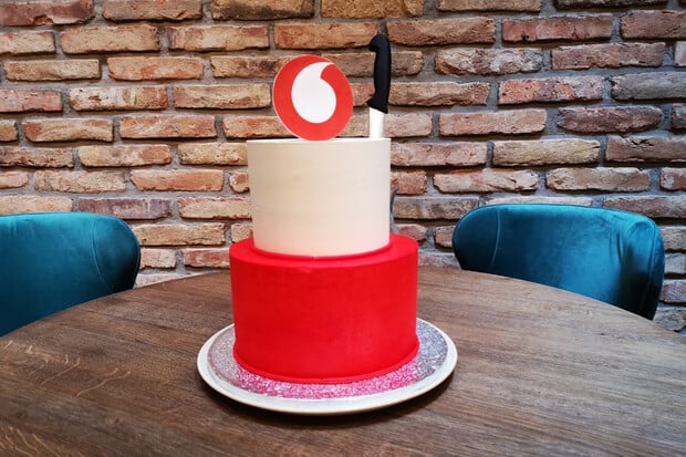 Sázka na jistotu? Vodafone kupuje virtuálního operátora SAZKAmobil