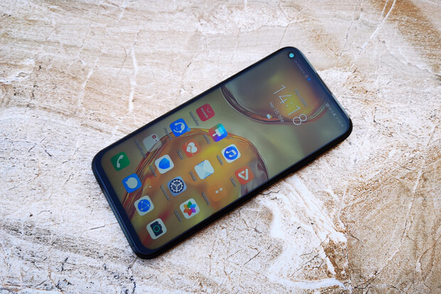 Rozborka Huawei P40 Lite odhaluje zvýšenou ochranu v oblasti konektorů