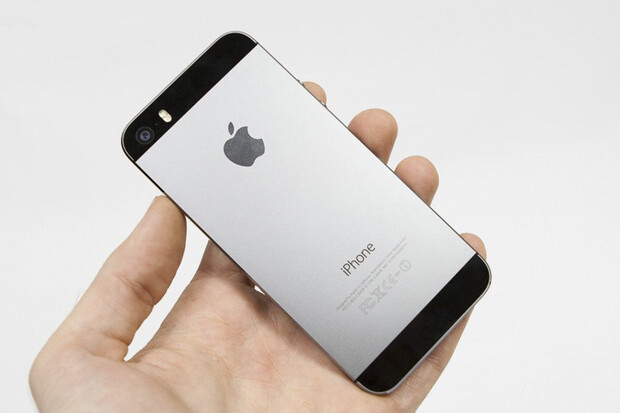 Nová aktualizace od Applu se dostane i na 7 let starý iPhone