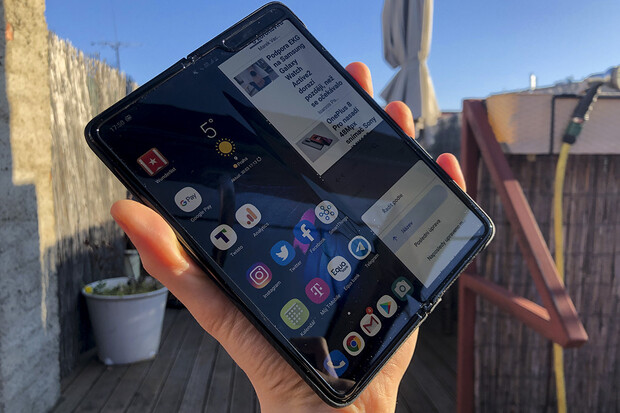 Android 11 přichází na první ohebný Samsung Galaxy Fold