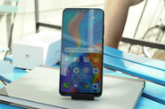 Huawei  P30 Lite lze během května v e-shopu T-Mobile pořídit už od 999 Kč
