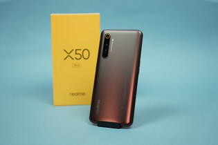S brutálním výkonem a 65W nabíjením. Začínáme testovat vlajkové Realme X50 Pro 5G