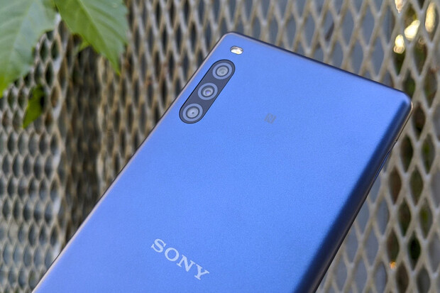 Sympatická Sony Xperia L4 s 3× fotoaparátem v redakci. Ptejte se, co vás zajímá