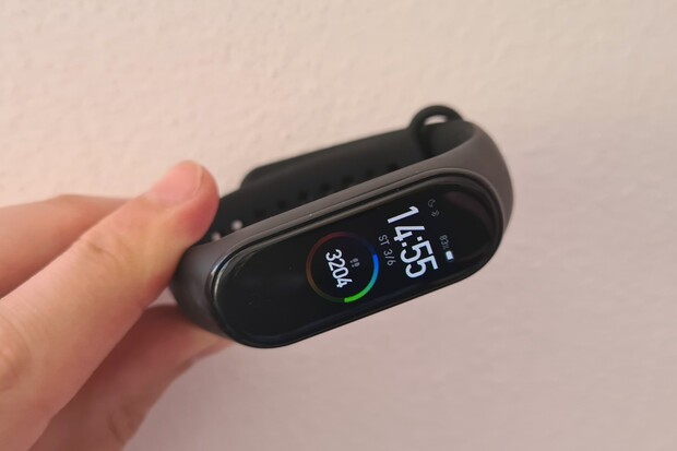 Platby s Xiaomi Mi Band 4? Ano, brzy i v Evropě