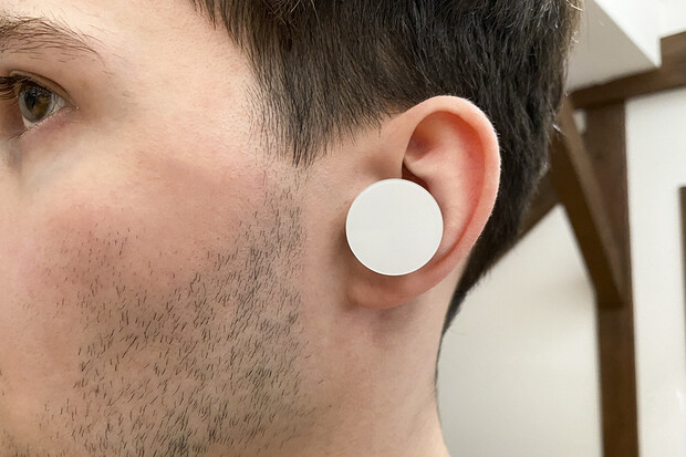 Microsoft Surface Earbuds v redakci: vše, jen ne konvenční bezdrátová sluchátka