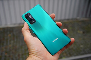 Tyrkysový Honor 30 Pro+ v redakci. Jak se vám líbí? 