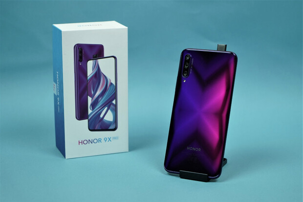 První dojmy z nového Honoru 9X Pro: výkonný sympaťák s pop-up kamerkou 