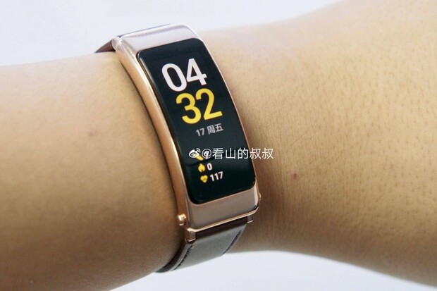 Náramek Huawei TalkBand B6 bude mít USB-C a velký displej