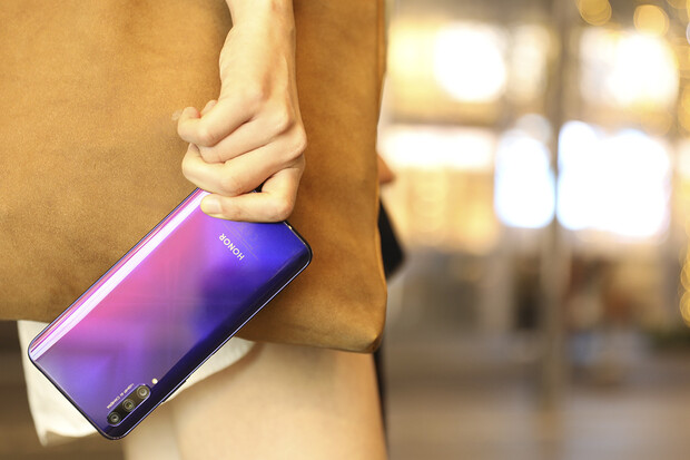 Zpříjemněte si léto! Soutěžte o Honor 9X Pro a Honor MagicWatch 2