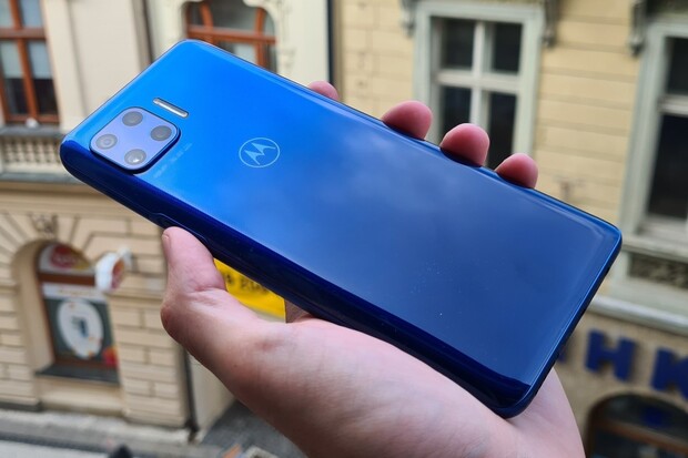 V redakci jsme přivítali Motorolu Moto G 5G Plus s 6 fotoaparáty