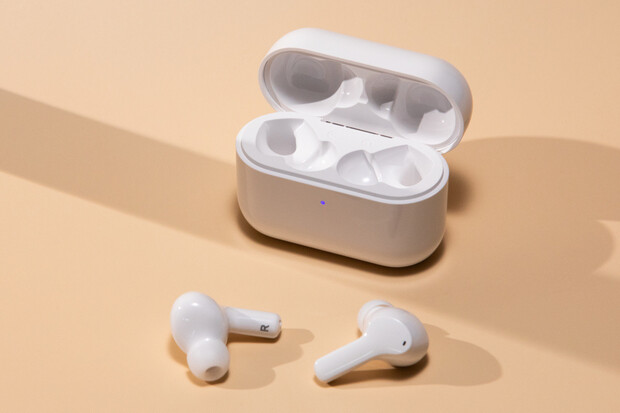 Honor má nová bezdrátová sluchátka. Stojí pár stovek, ale nabízí dlouhou výdrž