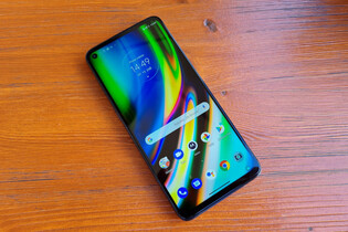Motorola Moto G9 Plus s 6,8" displejem v redakci. Jaké jsou naše první dojmy?