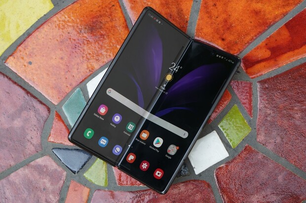 Samsung bude vyrábět ohebné displeje pro Google, Xiaomi a Oppo