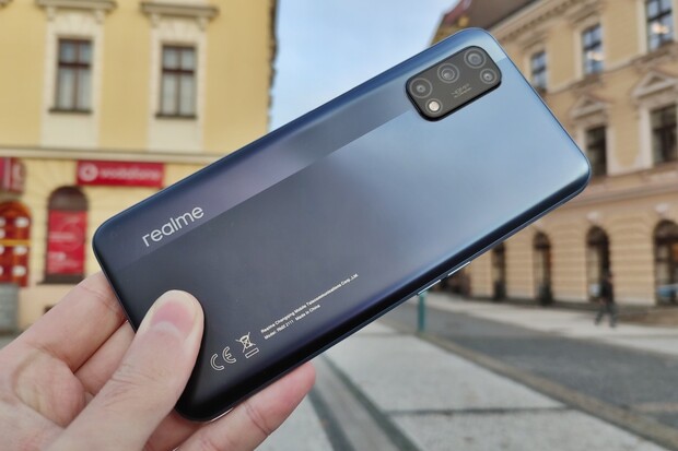 Výhodný nákup. Nejvybavenější Realme 7 zlevnilo o tisíc korun