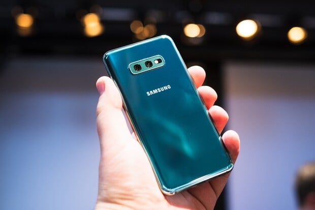 Cena Samsungu Galaxy S10e maximálně klesla