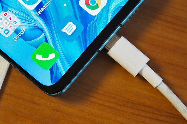 Od roku 2024 smartphony již jen s USB-C, Lightningu dá EU sbohem