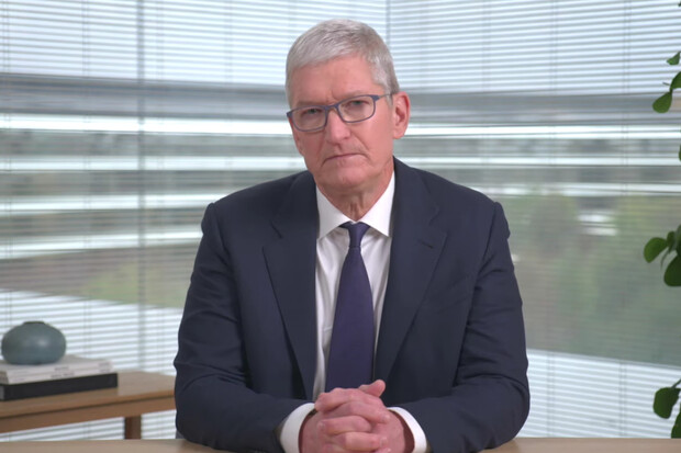 Tim Cook na návštěvě v Bílém domě. Co řešil s prezidentem Bidenem?