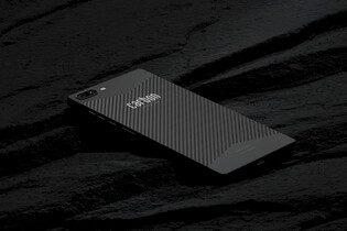 Carbon 1 MK II je nejlehčím 6" telefonem na světě s monokokem z uhlíkových vláken