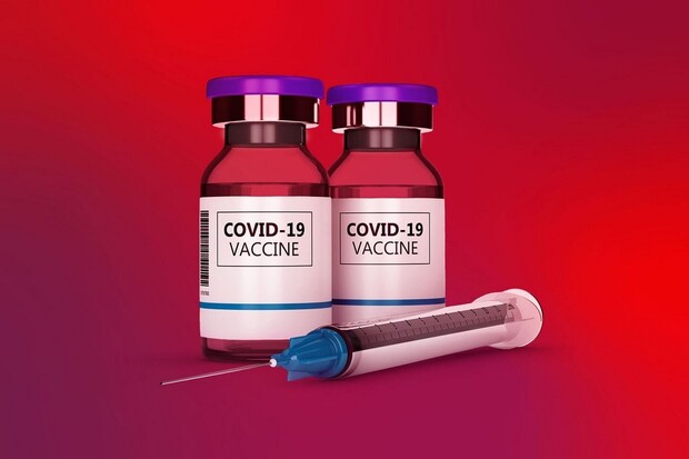 Na nejtemnějším místě internetu se ve velkém kšeftuje s vakcínami proti COVID-19