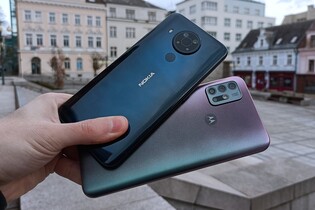 Fotosrovnání levných novinek: Motorola Moto G30 vs. Nokia 5.4