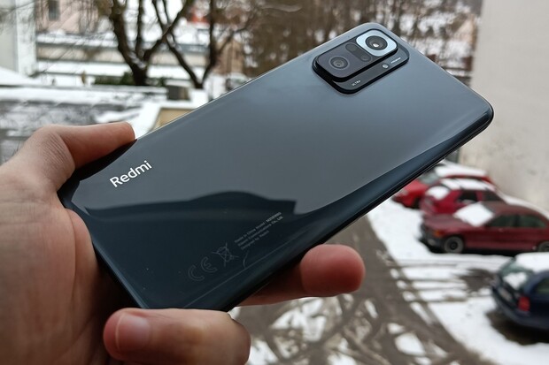 Zbrusu nové Redmi Note 10 Pro dorazilo do redakce. Jaké jsou první dojmy?