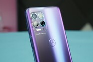 Zbrusu nová Motorola Moto G100 je krasavice. Jaké jsou naše další dojmy?