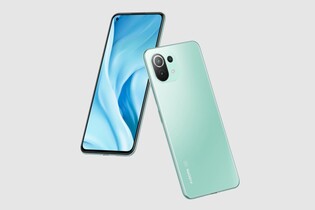 Xiaomi Mi 11 Lite je neuvěřitelně tenký a lehký telefon