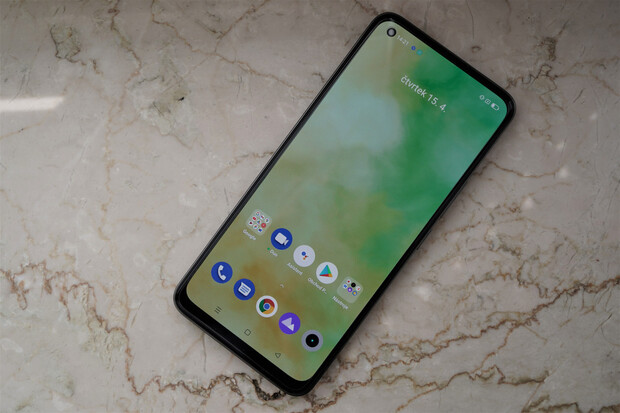 Letošní Realme 8 pořídíte až do začátku září levněji