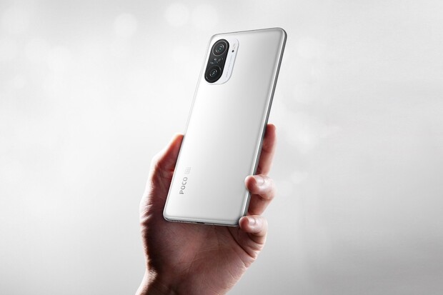 Xiaomi sráží ceny. Nabízí slevu na novinky POCO i hodinky Amazfit