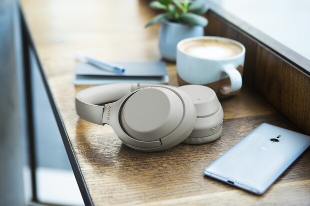 Na Sony padly velké slevy. Reproduktory a sluchátka jsou levnější o 20 %