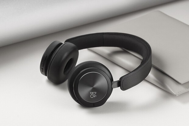 Prvotřídní sluchátka Bang & Olufsen koupíte teď o tisíce korun levněji